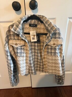 Blue B Cropped Houndstooth Jean Jacket in Gray and Cream